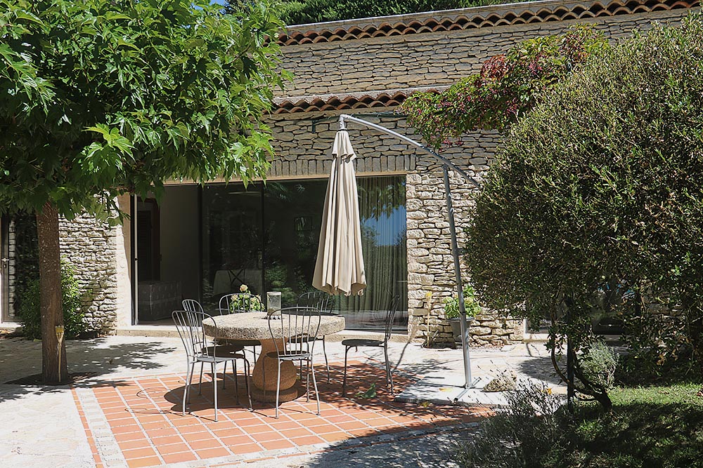 Rénovation d'une villa traditionnelle de 180m² à Aix en Provence avec conception architecturale du salon-séjour