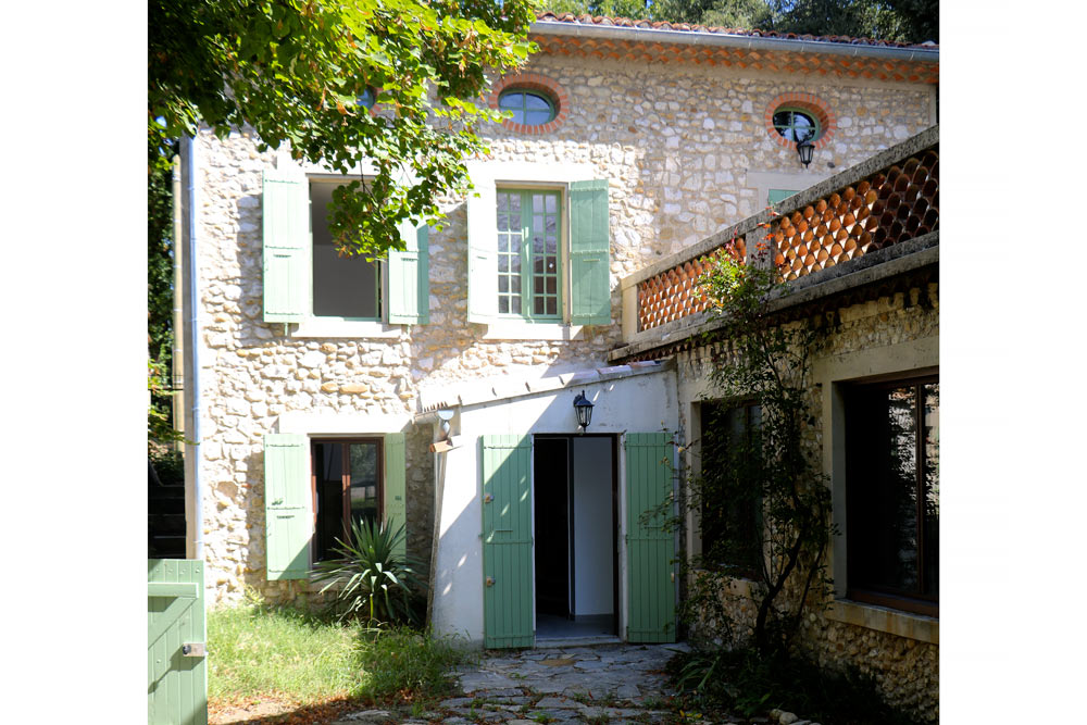 Rénovation d'une maison en pierre de 250m² à Donzère dans la Drôme